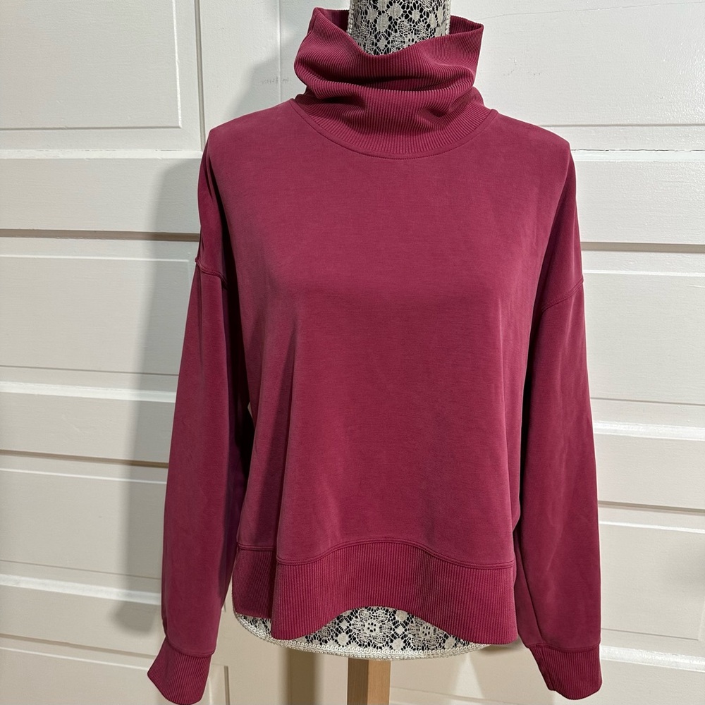 Lululemon Softstreme Turtleneck Pullover Size 6 Pomegranate $128